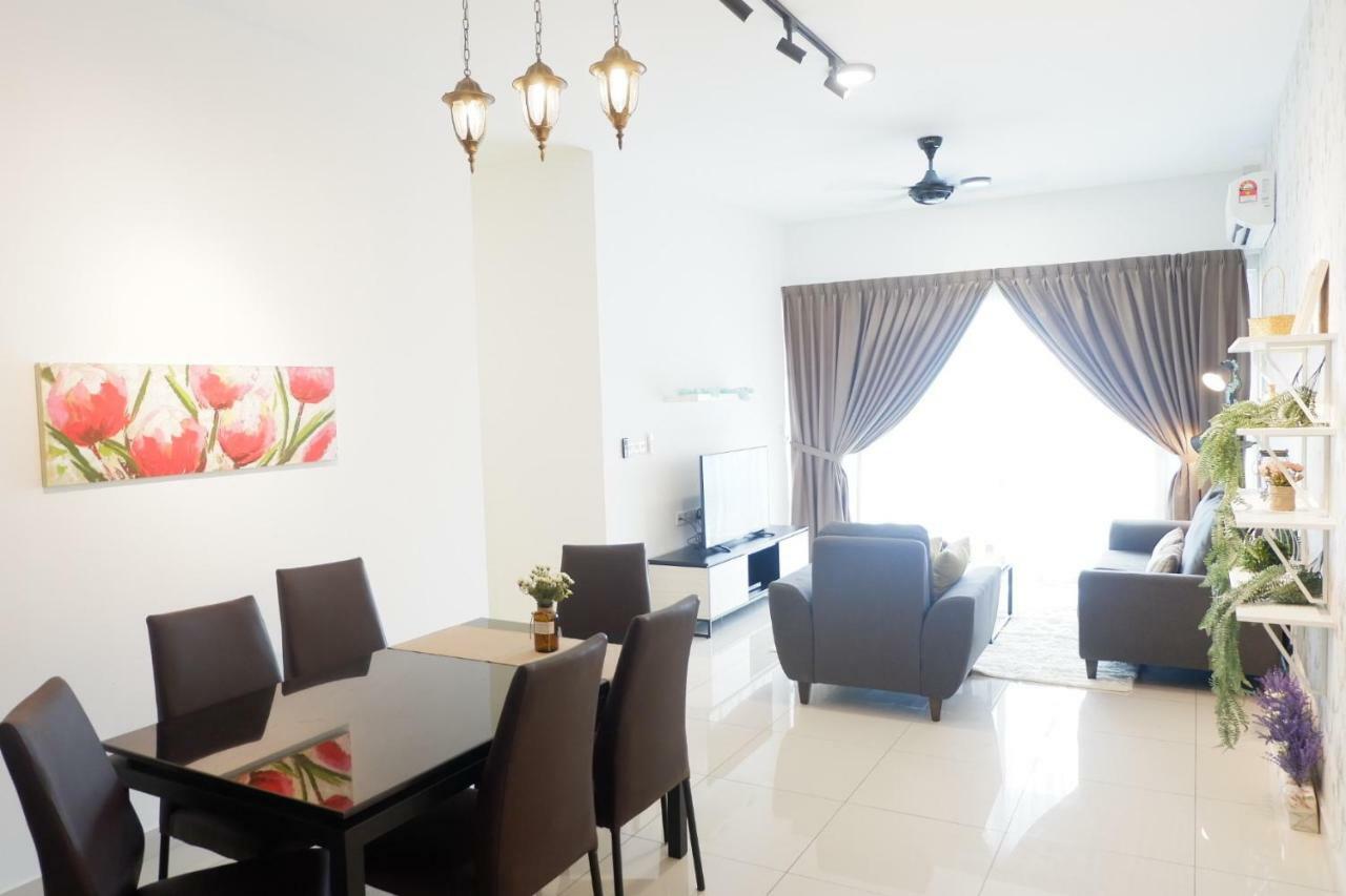 The Pinnacle Tower Johor Bahru Exterior photo