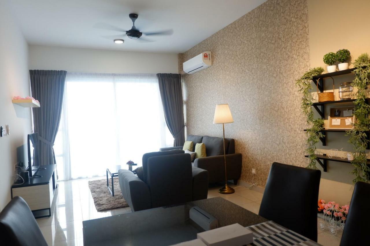 The Pinnacle Tower Johor Bahru Exterior photo