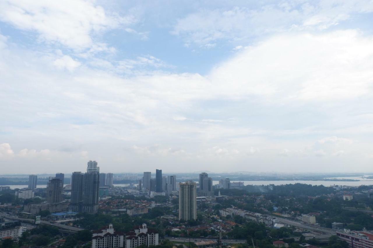 The Pinnacle Tower Johor Bahru Exterior photo