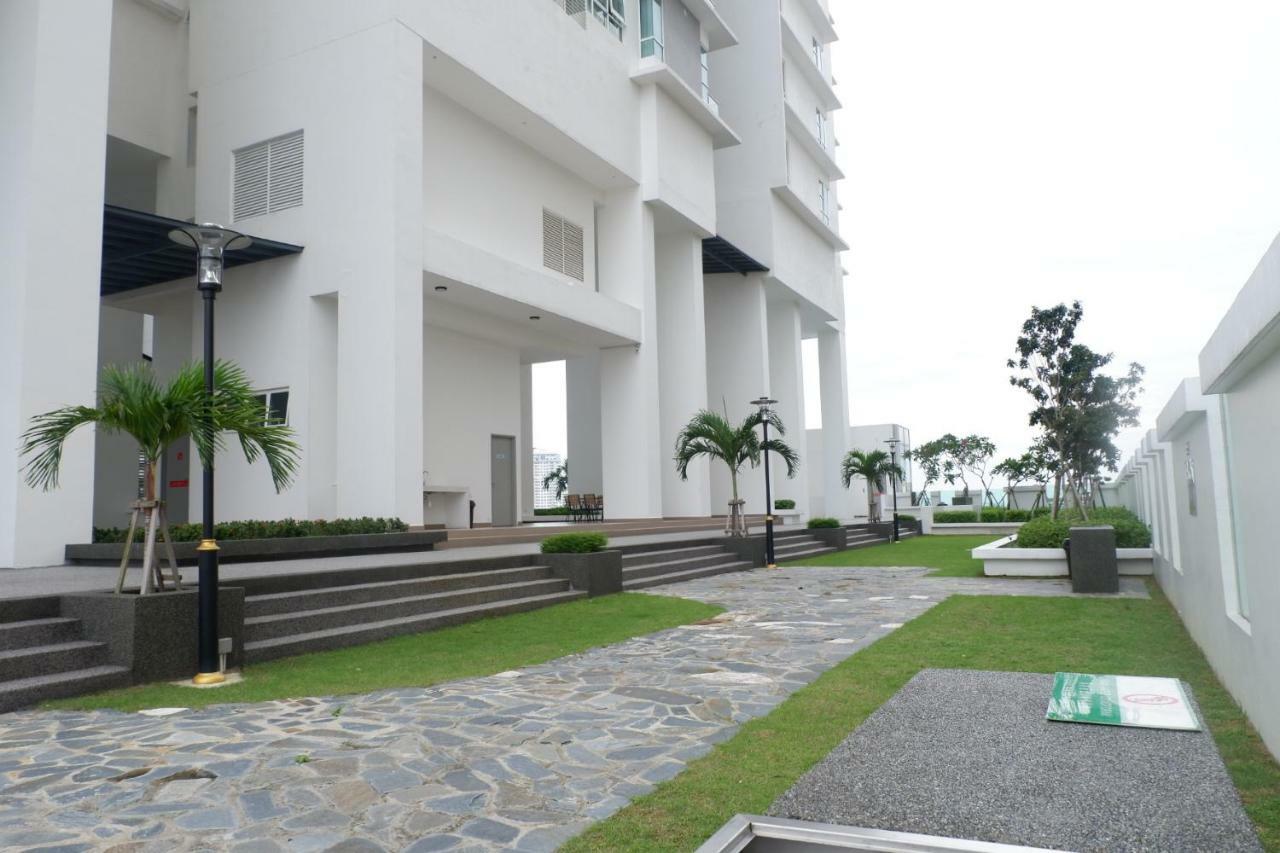 The Pinnacle Tower Johor Bahru Exterior photo